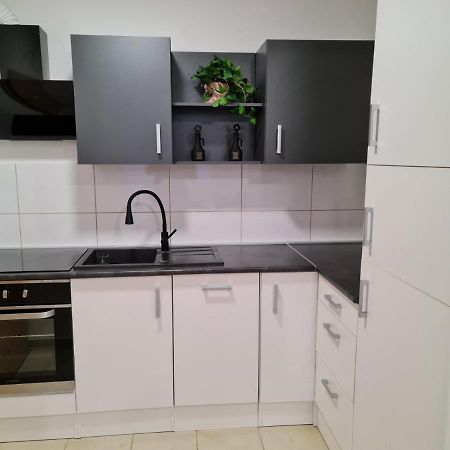 Apartman Vinyl - Self Chek-In Όσιγιεκ Εξωτερικό φωτογραφία