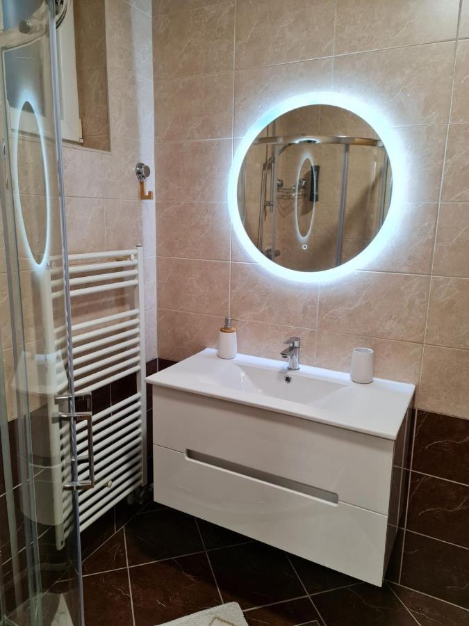 Apartman Vinyl - Self Chek-In Όσιγιεκ Εξωτερικό φωτογραφία
