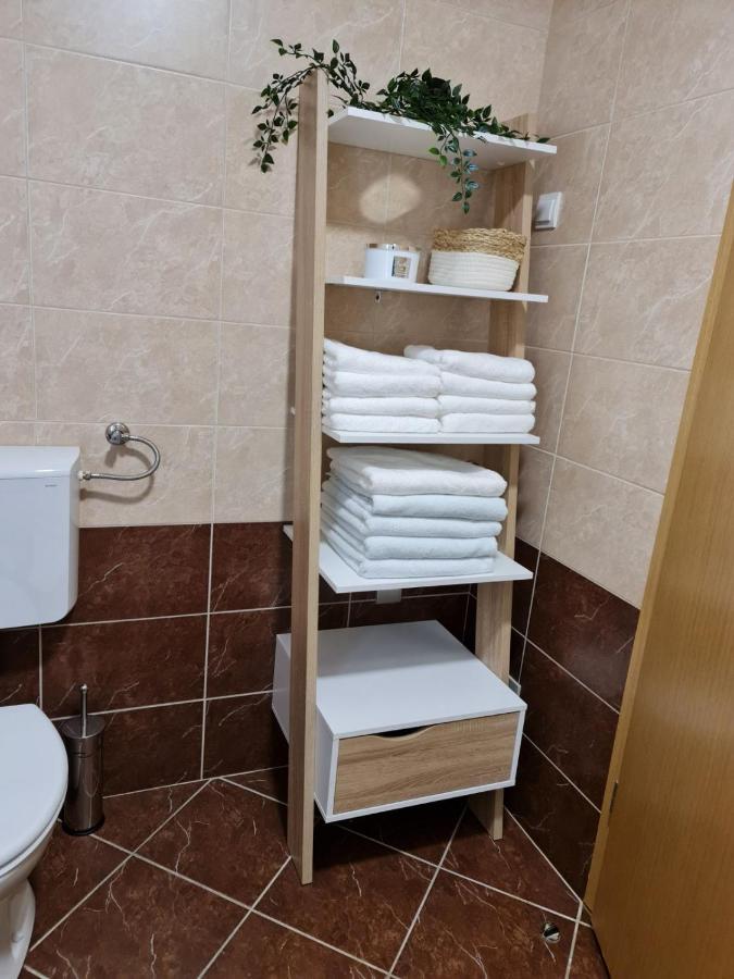 Apartman Vinyl - Self Chek-In Όσιγιεκ Εξωτερικό φωτογραφία